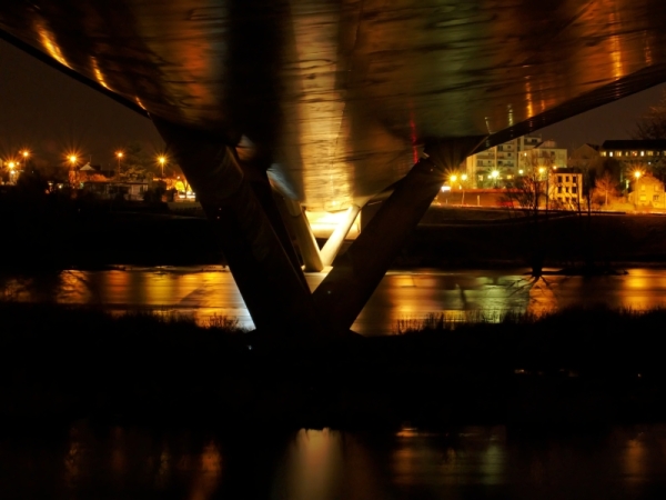 Sous le pont de l'Europe - Rive sud.jpg